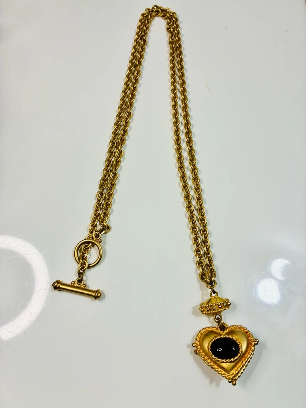2019 Pascal Hubert ‘Tudor Heart’ Reversible Pendant Gold Chainlink Necklace EUC